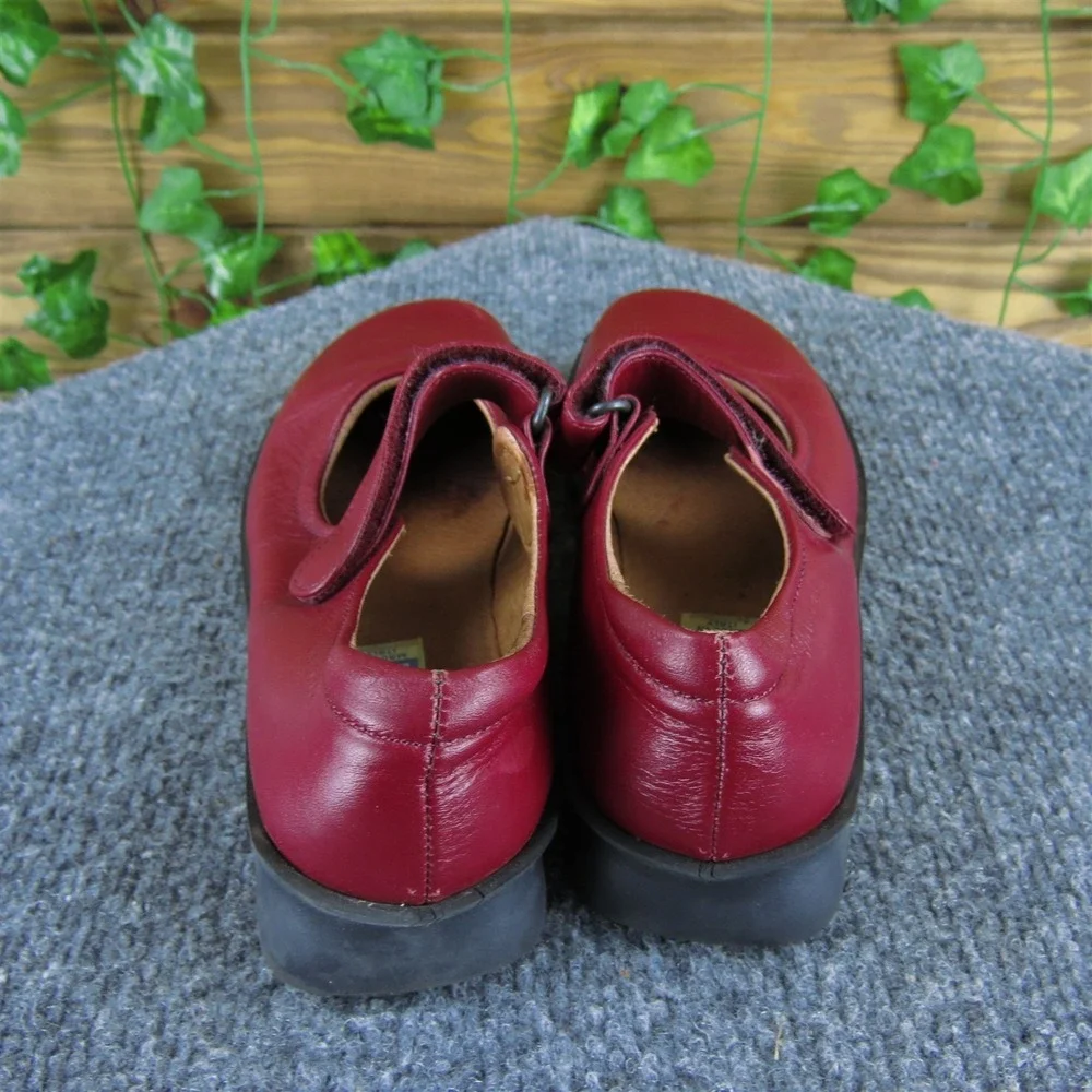 Ninette Mary Jane  Girl Y 32‎ Medium Flat Red Leather Hook & Loop